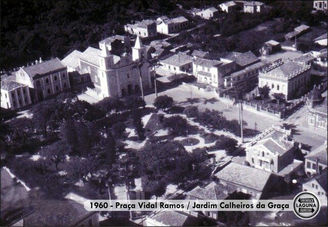 Praça Vidal Ramos / Jardim Calheiros da Graça