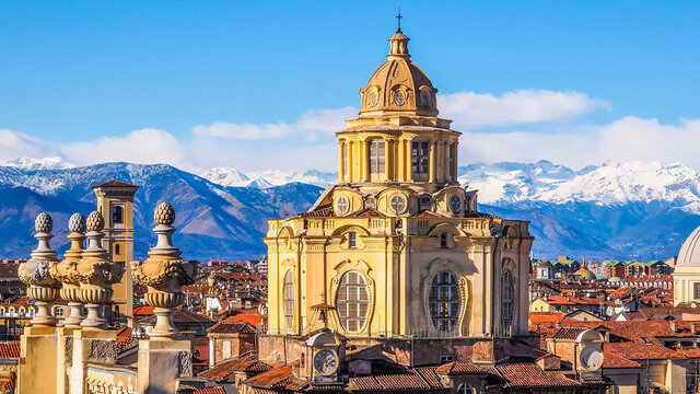 Arquitectura Iglesia de San Lorenzo, Turín, Italia.