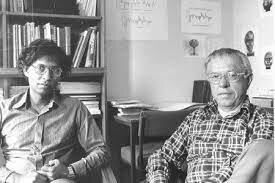 Hoyle y Wickramasinghe