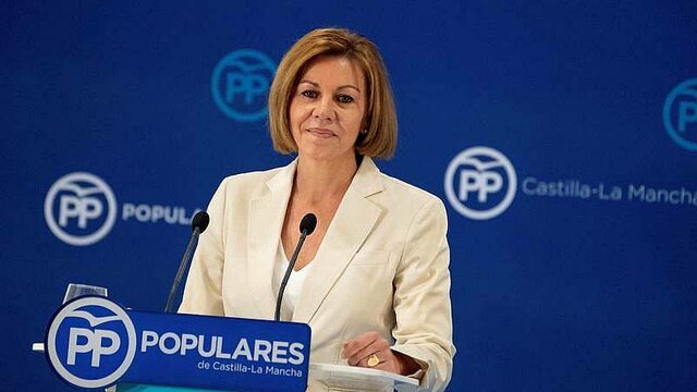La número dos del Partido Popular nacional, María Dolores de Cospedal, culpa a la oposición de la paralización de las obras y critica la "cesión ante los violentos"