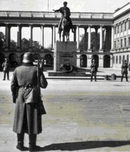 Ocupación Varsovia.