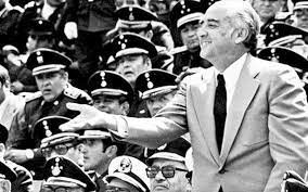 MEXICO - DE LA VEGA SHIOTA, Gustavo: en Gaceta E.N.T.S. - UNAM -Organo Informativo de la Escuela Nacional de Trabajo Social de México - Época III, N° 3, Abril 1980 - Pág. 3.