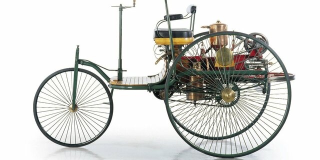 Invenció del cotxe amb motor de gasolina