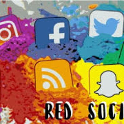 Timeline: REDES SOCIALES