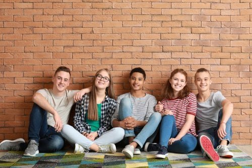 ETAPAS DEL DESARROLLO PSICOSOCIAL EN LA ADOLESCENCIA