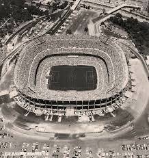 Se inaugura el Estadio Azteca