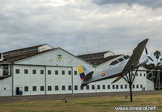 FUNDACIÓN DE LA PRIMERA ESCUELA DE AVIACIÓN EN COLOMBIA