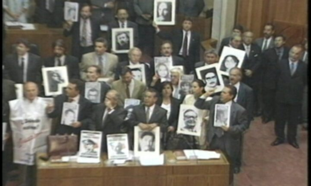 Aprobación Ley de Amnistía