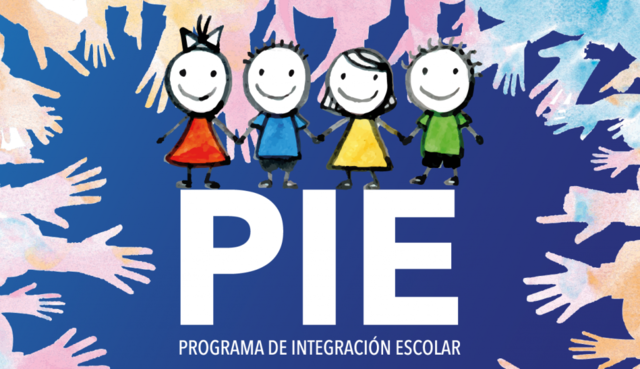 Desarrolla la primera estrategia nacional de incorporación de las TIC en los centros educativos del Nivel Medio