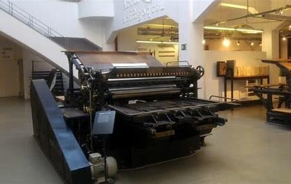 S'inventa l'imprenta