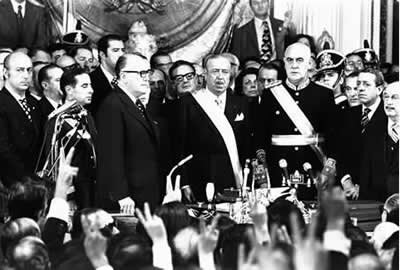 La salida de Lanusse, el comienzo de Hector Cámpora.