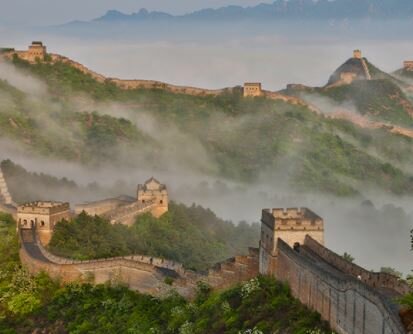 SE TERMINA LA MURALLA CHINA (221-206 aC)