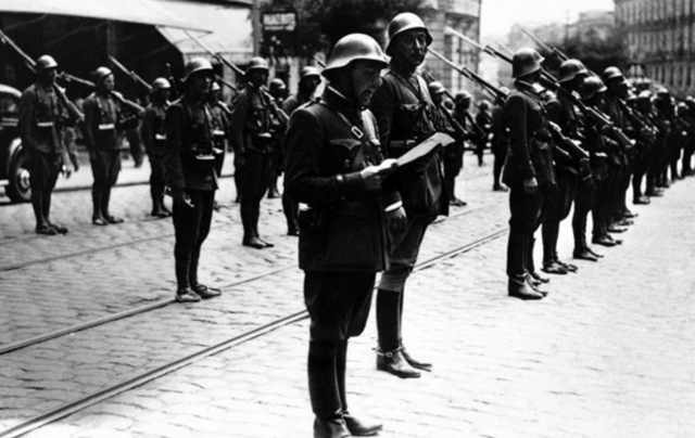 Alzamiento en Melilla del General Yagüe