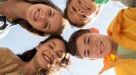 Timeline: LINEA DEL TIEMPO TRAS LOS PASOS DE LA INFANCIA Y LA ADOLESCENCIA