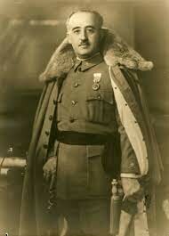 Franco nombrado generalísimo de los ejércitos y jefe de Estado.