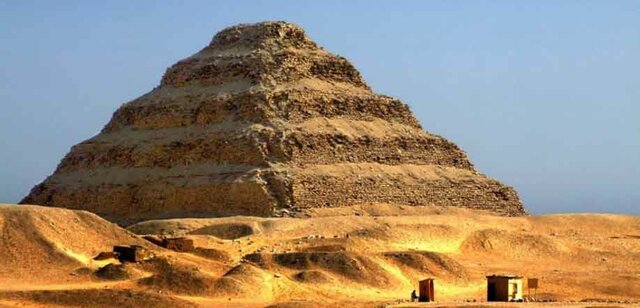 Pirámide escalonada de Sakkara