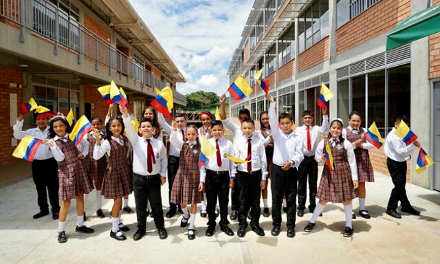 mediante la educación