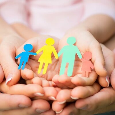 Timeline: Tras los pasos de la infancia y la adolescencia