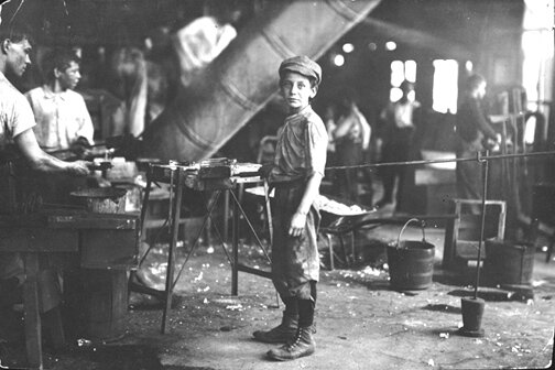 Siglo XX. Niños y Adolescentes en la revolucion industrial.