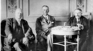 Locarno Treaty signed