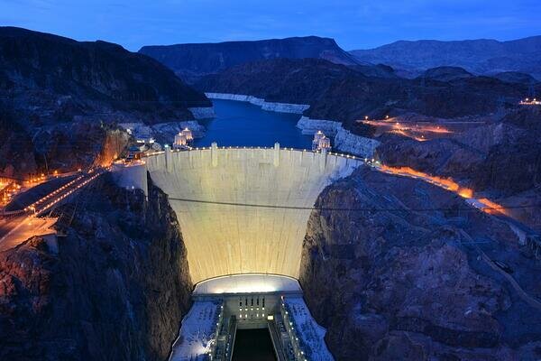 Presa Hoover