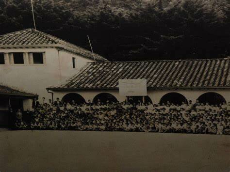 Fundación de la Escuela Superior Lancasteriana.