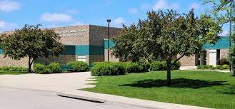 había ido a la escuela kiewit middle con mi hermano