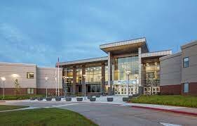 había ido a la escuela millard north pero mi hermano fue a concordia