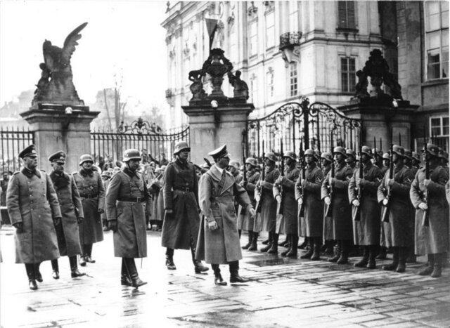 Hitler anxed Australia and took southern czeckoslovakia