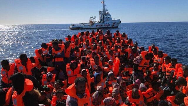 The Open Arms rescued 59 people adrift