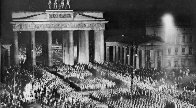 Noche de los cuchillos largos en Alemania/Dictaduras en Bulgaria, Estonia y Letonia