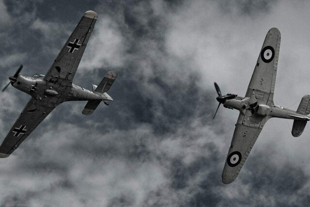 First tactic for attacking other airplanes