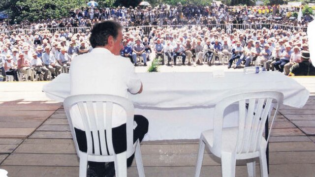 Andrés Pastrana (la silla vacía) / Richard Grasso