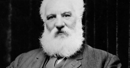 Graham Bell patenta el teléfono
