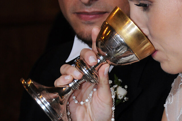 Comunión bajo las dos especies y la comunión de los niños