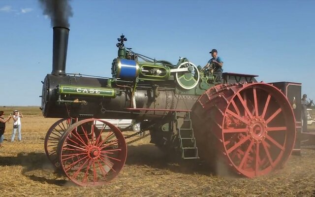 Steam tractor