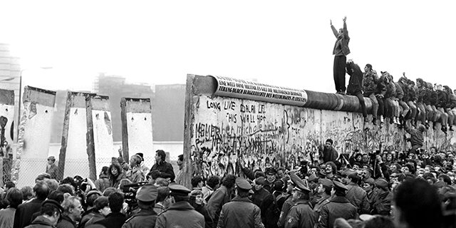 Berlin wall falls