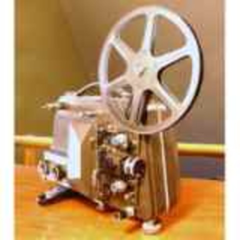 Mi primer proyector de cine el 8 de mayo de 1978.