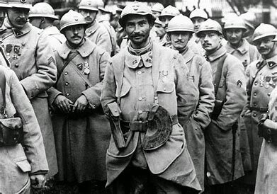 ALEMANIA ATACA A RUSIA Y A FRANCIA