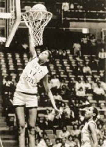 Georgeann Wells-Blackwell is the 1st woman to dunk in a collegiate basketball game.
