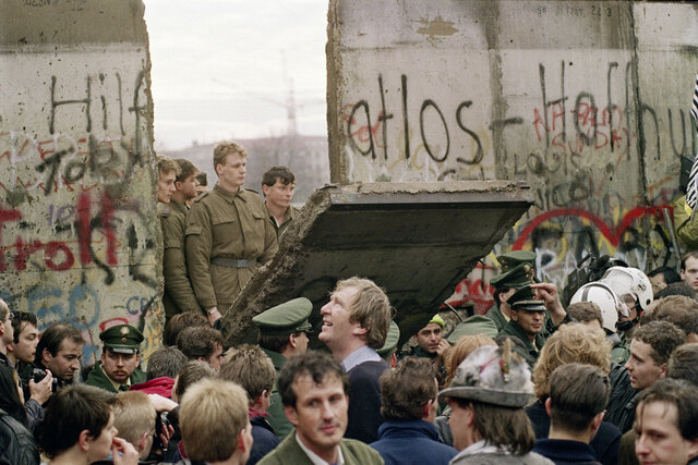 berlin wall was torn down