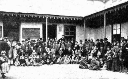 Hotel de inmigrantes en la ciudad y propaganda oficial para traer a la provincia inmigración europea