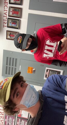 He estado trabajando en Canes por un año.