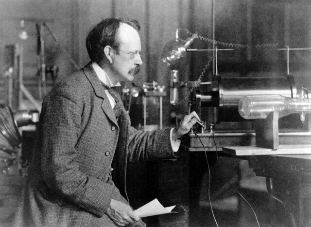 Descubrimiento del electrón: Joseph John Thomson