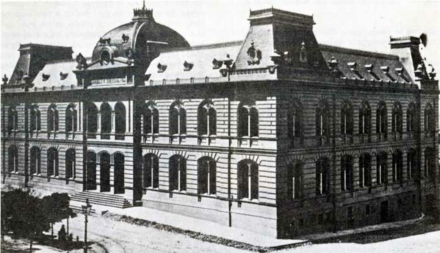 Decreto de construcción de la Casa de Correos y telégrafo
