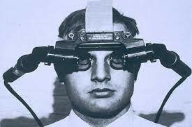 Ivan Sutherland crea un casco llamado Ultimate Display.