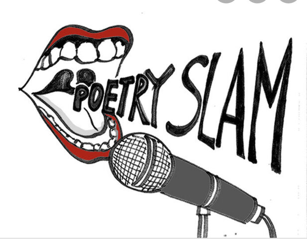 Cuando era una estudiante de segunda año, había unido al club de poesía slam y he ido a mi primera competencia