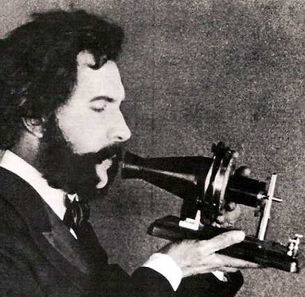 Le téléphone d'Alexander Graham Bell (le premier)