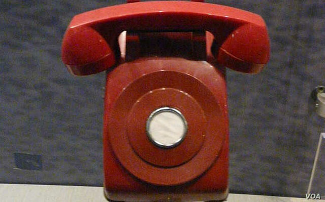 American-Soviet Hotline Established