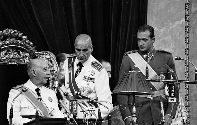 JOAN CARLES NOMBRAT SUCESOR